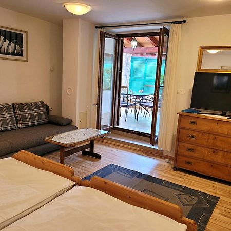 Apartments Brscic 波雷奇 外观 照片